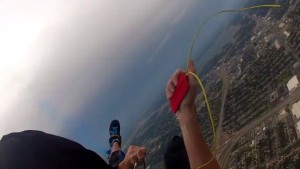 YOUTUBE Perde paracadute: terrore durante lancio ripreso con GoPro4