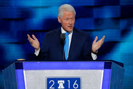 Bill Clinton è malato? Gli tremano le mani e...allarme sul web VIDEO