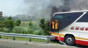 Taiwan, bus in fiamme su autostrada: 26 morti