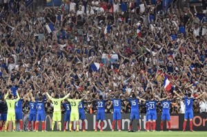 YOUTUBE  Francia imita Islanda: battimani ritmato da urlo