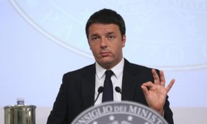 Matteo Renzi promette più soldi a contratti statali e sblocco opere