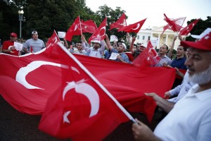Turchia accusa Usa per il golpe: tensioni in aeroporto, 6mila gli arresti