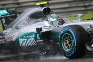 F1, Gp Belgio. Rosberg domina Spa, Ferrari a punti dopo disastro via