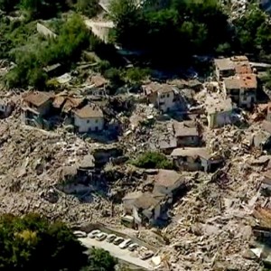Terremoto, farmaci omeopatici agli sfollati delle Marche: ed è polemica