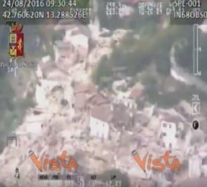 YOUTUBE Amatrice vista dall'alto dopo terremoto: sembra bombardata