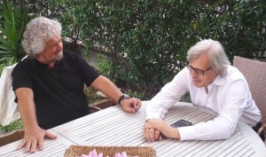 Vittorio Sgarbi vede Beppe Grillo, parte Movimento 7 Stelle...