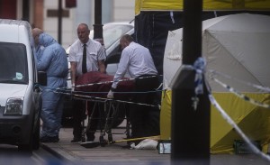 Terrore Londra, attacco a coltellate: un morto e sei feriti