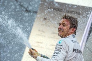 F1, Nico Rosberg applaude tifosi: "Cantate inno mondiali"