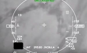YOUTUBE Pilota sviene in volo: F-16 precipita. Autopilota gli salva la vita