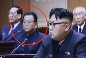 Kim Jong-Un fa giustiziare funzionario: si era appisolato in sua presenza