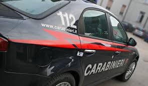 Treviso: si finge carabiniere ed estorce 700 euro a una donna