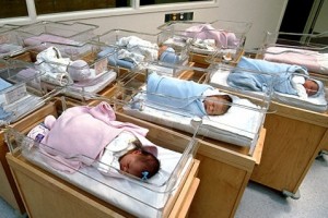 Salerno, scambio di neonati? No, di tutine: caos in clinica