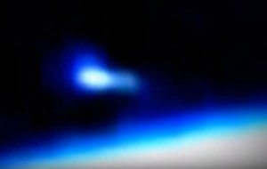 YOUTUBE "Ufo girino": misterioso oggetto volante nello spazio
