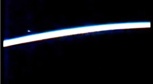 VIDEO YOUTUBE Ufo avvistato dalla Nasa? Oggetto luminoso visto da Iss