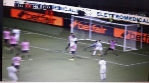 Gianluca Lapadula video gol tacco Palermo-Milan 1-2