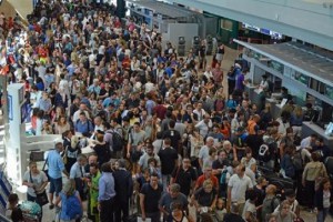 Fiumicino: tifosi Roma contro tifosi Napoli, quasi scontri in aeroporto