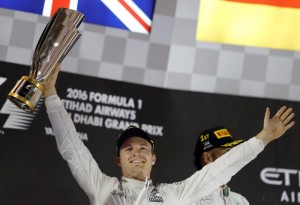 F1, Abu Dhabi: Hamilton vince, ma Rosberg è campione del mondo
