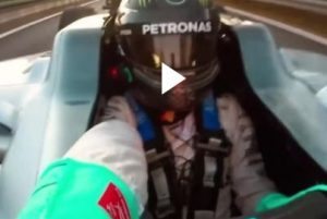 YOUTUBE Nico Rosberg selfie a 300 km/h e addio alla Mercedes