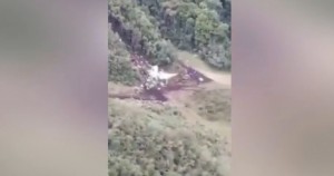 Chapeocoense, enorme solco lasciato a terra dall'aereo VIDEO. Celebrazioni allo stadio di Medellin FOTO