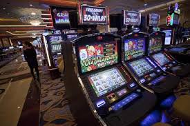 Genova, Comune contro slot machine: da maggio ne chiuderanno 900