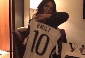 Emily Ratajkowski nuovo numero dieci della Juventus FOTO