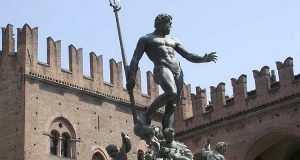 Bologna, Facebook censura il Nettuno perchè è "senza vestiti"