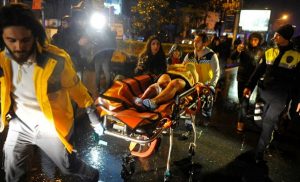 Attentato Istanbul, italiani nel locale: "Ci siamo salvati buttandoci a terra"