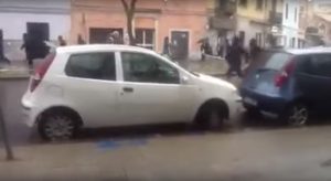 Cagliari, scontri e guerriglia tra tifosi a Sassari (VIDEO): annullata amichevole