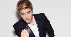 Finto Justin Bieber in chat per adescare minorenni: arrestato prof universitario