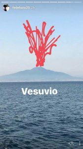 Federico Fazio pubblica foto Vesuvio con zampilli di lava