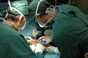 Appendice al posto dell'uretere, così la bimba può fare pipì: è il primo intervento al mondo