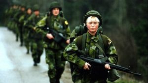La Svezia torna ad aver paura della Russia: dal 2018 leva obbligatoria