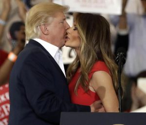 Melania Trump e Donald "dormono in letti separati". E il gossip si scatena