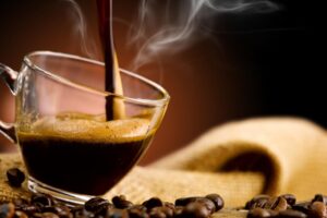 Cancro alla prostata: 3 tazzine di caffè al giorno riducono il rischio del 50%
