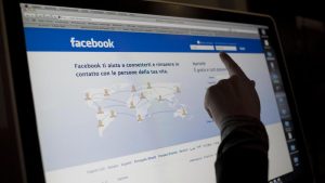 Ancona, sindacalista attacca la sua azienda su Facebook: licenziato in tronco