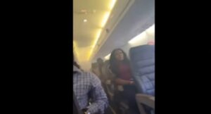 Nigeria, fumo a bordo del Boeing: urla e panico tra i passeggeri