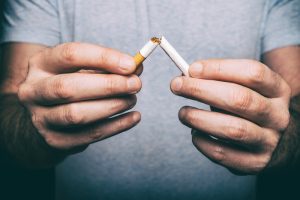 Tumore alla vescica: le sigarette aumentano il rischio per gli uomini