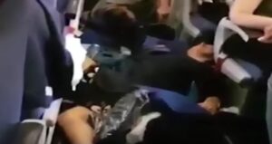 YOUTUBE Turbolenza improvvisa su aereo Aeroflot da Mosca a Bangkok: 27 feriti