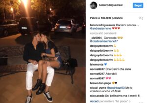 Belen Rodriguez e Andrea Iannone, bacio su Instagram. Ma i fan notano qualcos'altro FOTO
