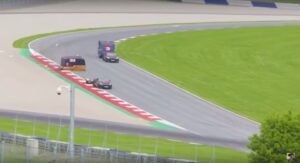 YouTube, Verstappen - Ricciardo: la gara coi caravan è esilarante