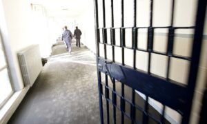 Augusta (Siracusa): tenta di evadere dal carcere ma viene subito trovato dagli agenti