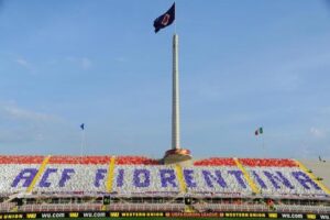 Fiorentina, Curva Fiesole ai calciatori: "Correte o verrete bastonati"