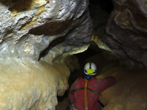 Cittareale (Rieti), speleologa rimane ferita durante esplorazione nella Grotta