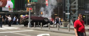 New York, auto sulla folla a Times Square: forse un morto, conducente arrestato